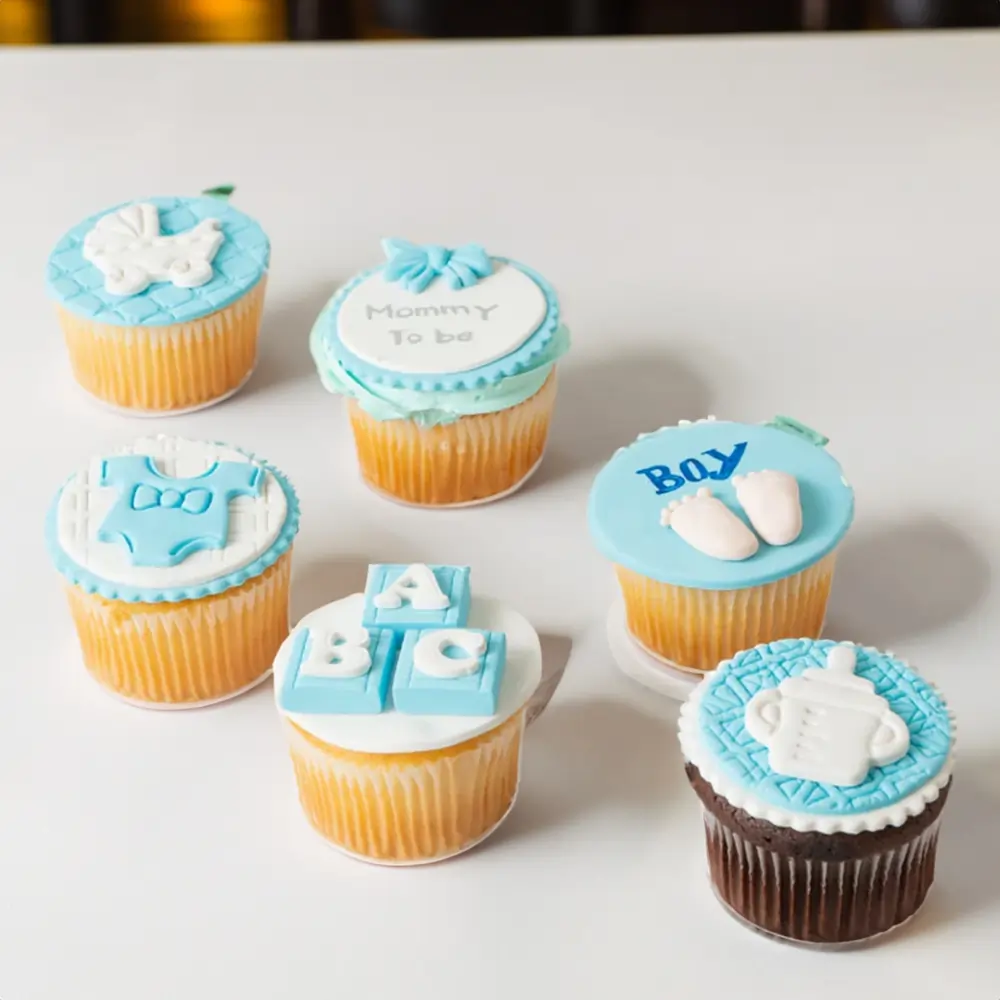 Set of 6 blue baby shower cupcakes